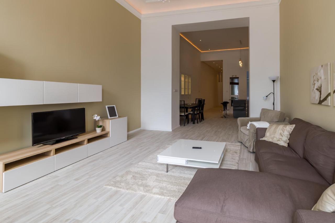 Spacious Riverside Residency - Magnificent View Budapest Esterno foto